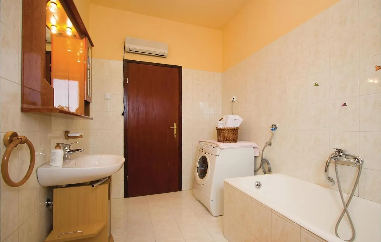 Holiday home 3 Bedroom Cozy Home In Koromani Croatia