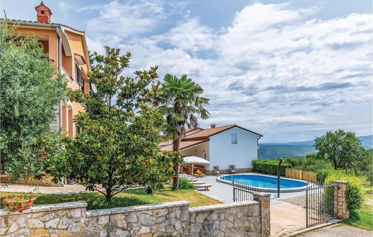 3 Bedroom Cozy Home In Koromani 0*,  Croatia