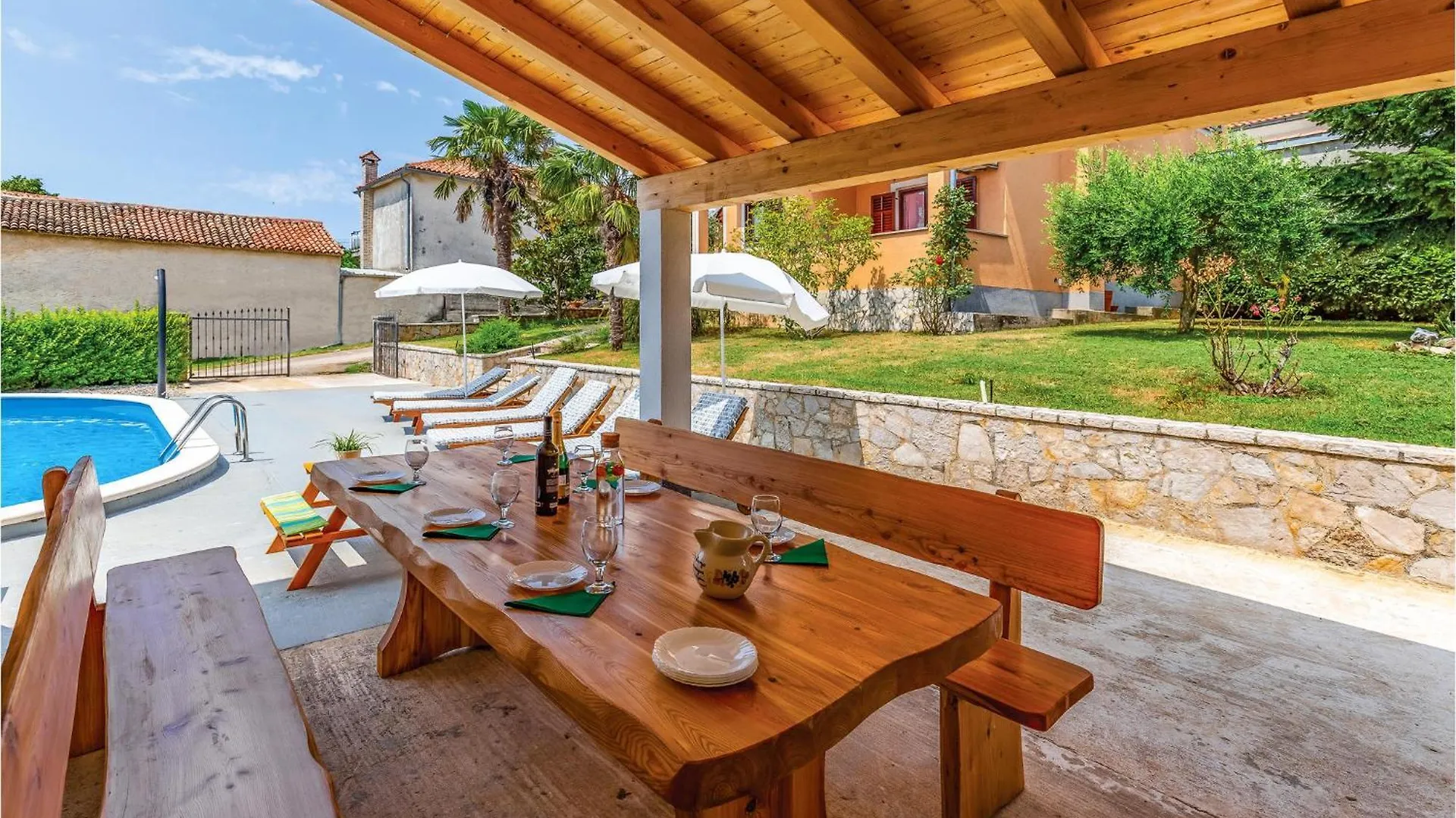 Holiday home 3 Bedroom Cozy Home In Koromani