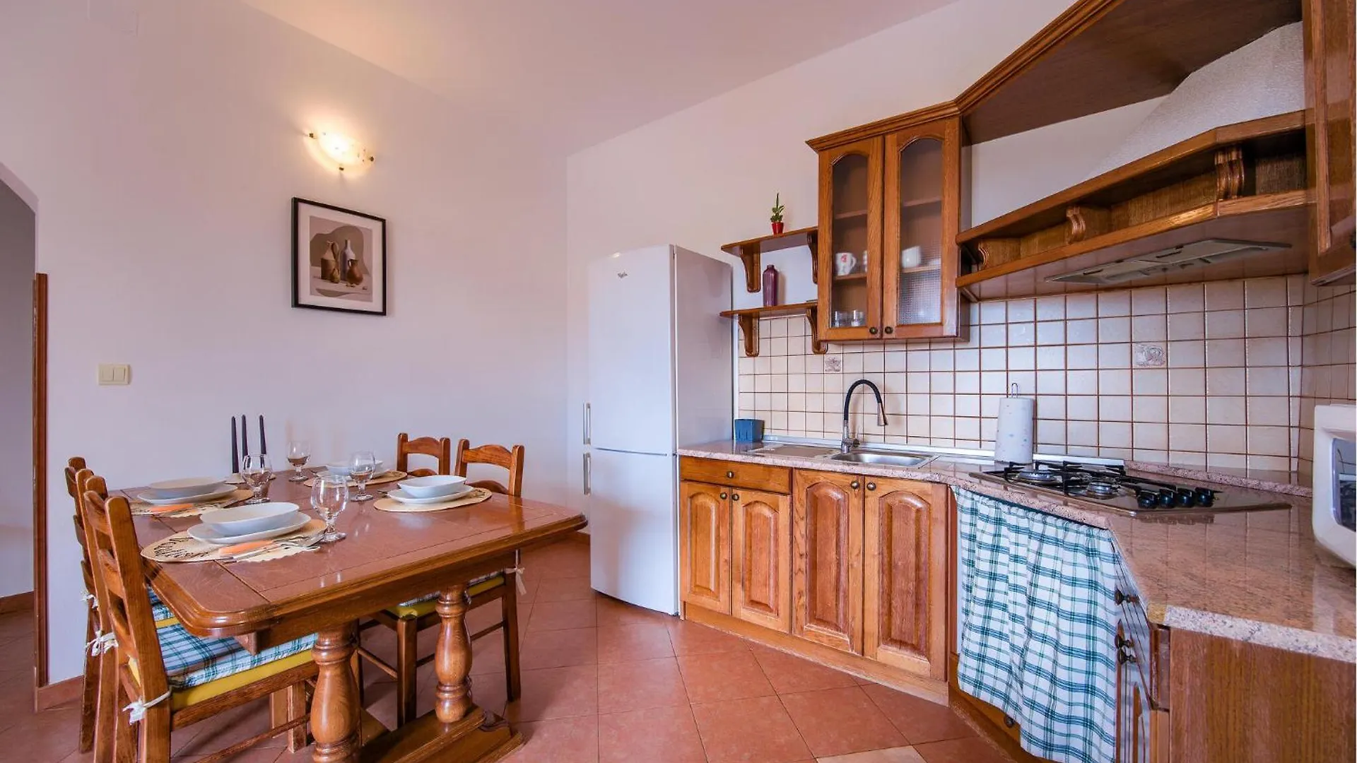 Feriehus 3 Bedroom Cozy Home In Koromani