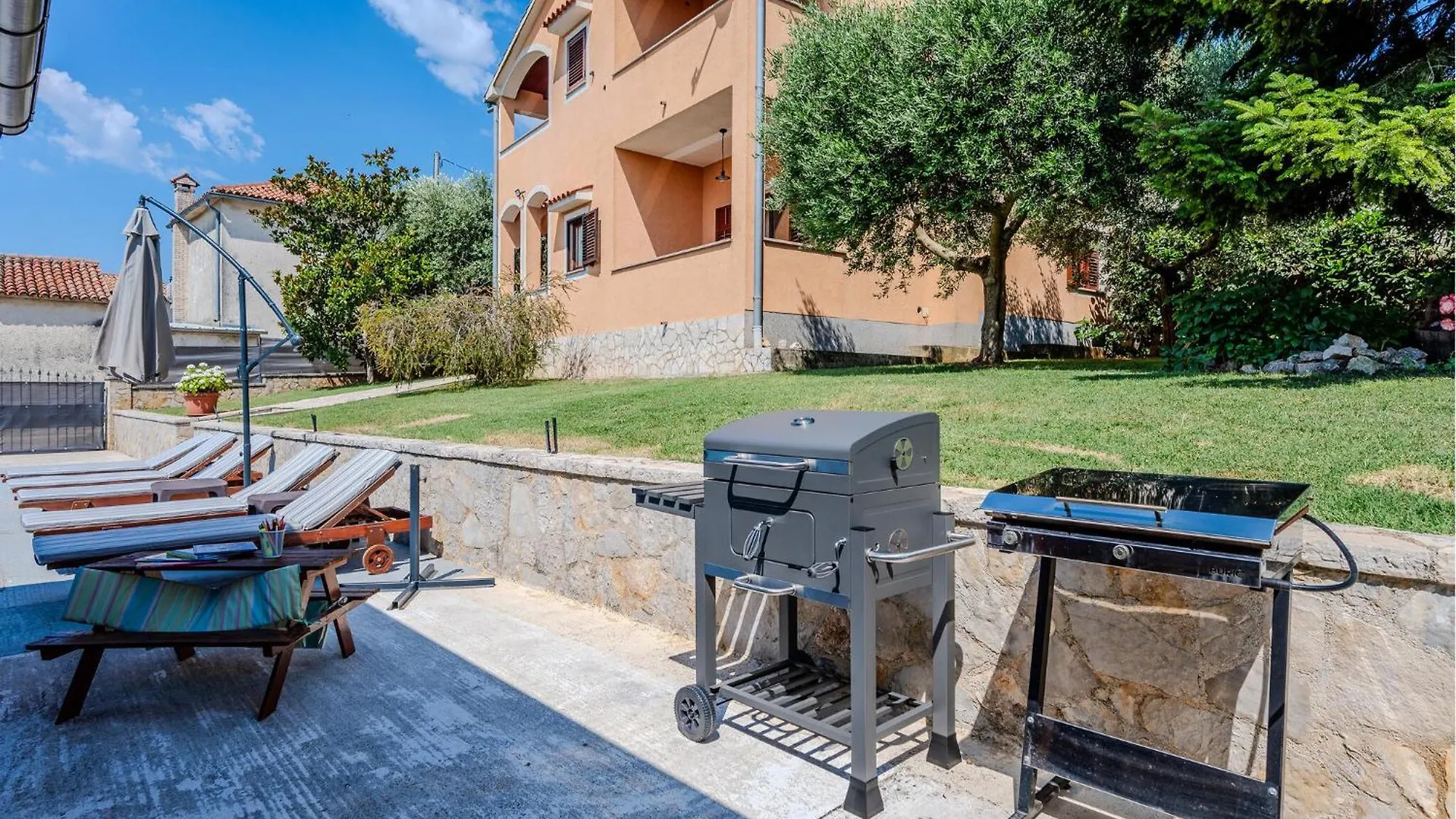 3 Bedroom Cozy Home In Koromani Σπίτι διακοπών