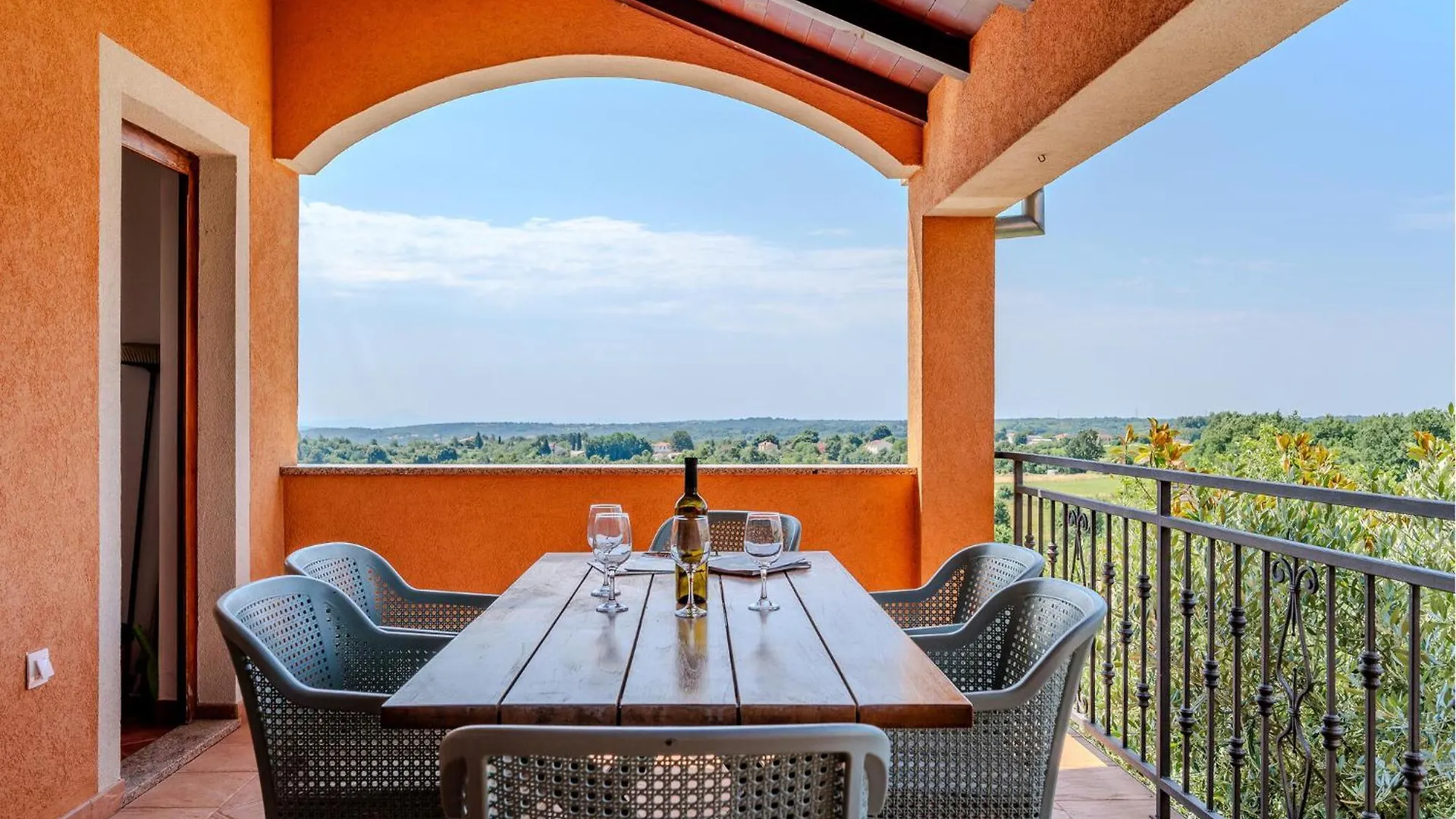 3 Bedroom Cozy Home In Koromani 0*,