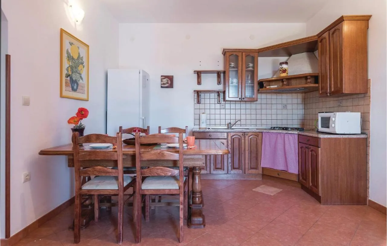Holiday home 3 Bedroom Cozy Home In Koromani
