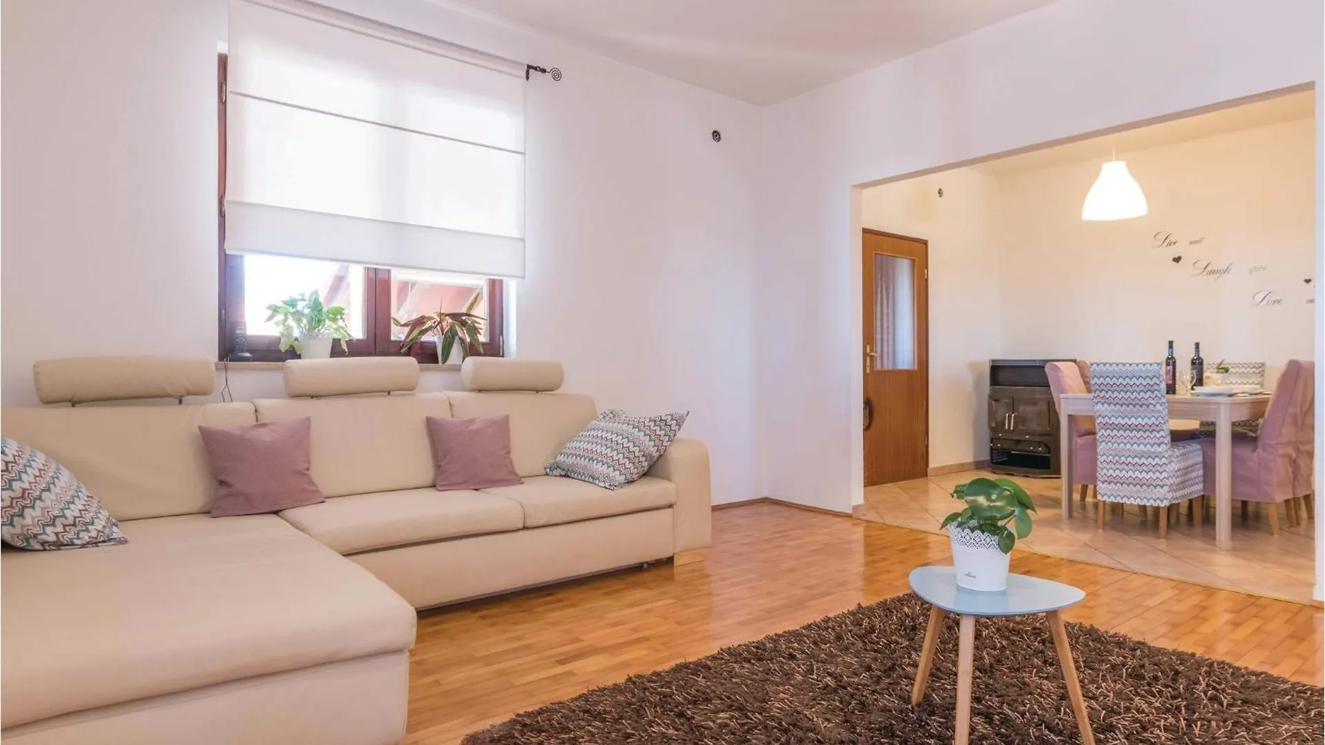 Holiday home 3 Bedroom Cozy Home In Koromani